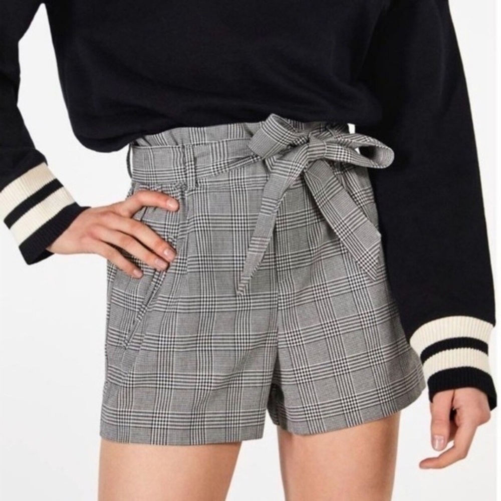 ZARA Plaid Paperbag Shorts M